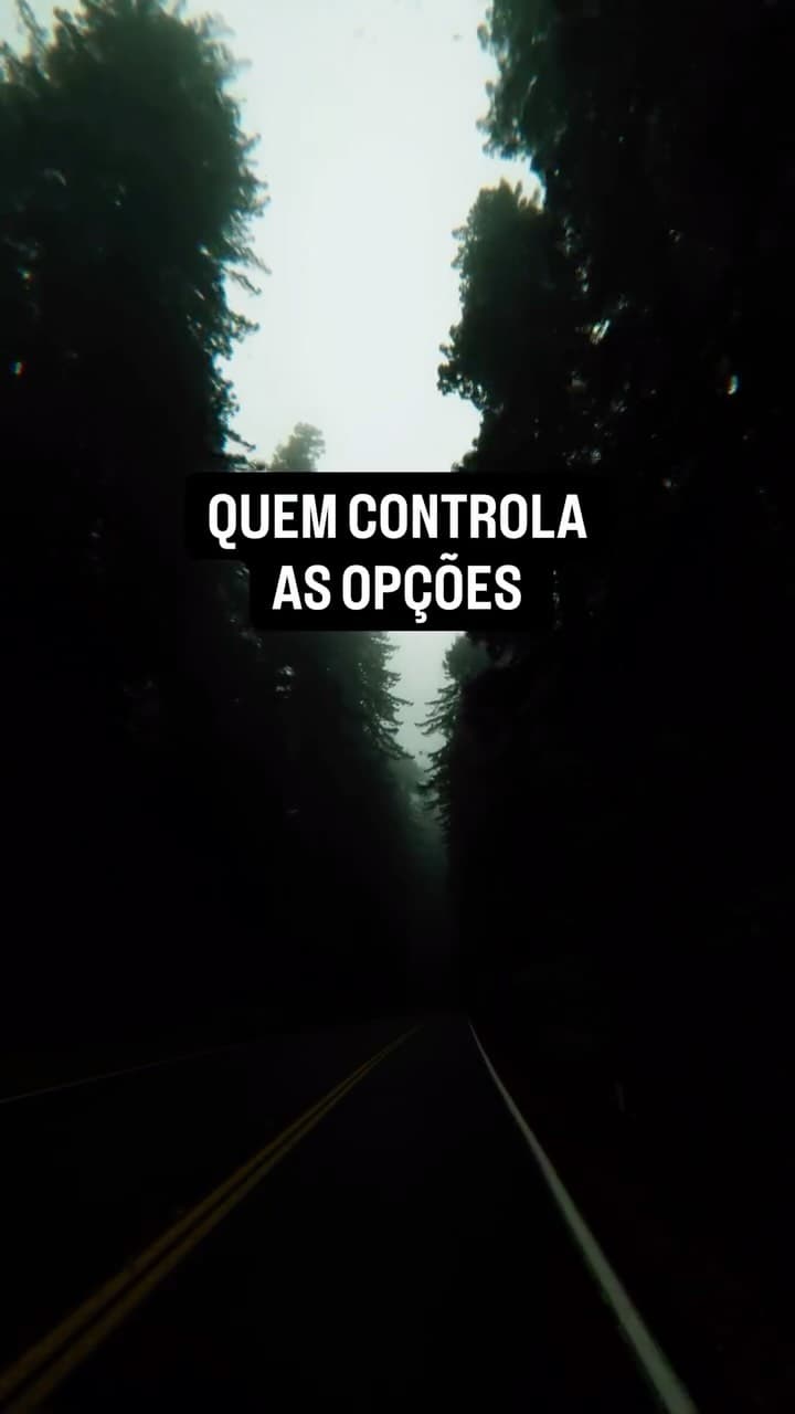 Poder explícito pode assustar. Poder discreto molda. A influência real não força comportamento.