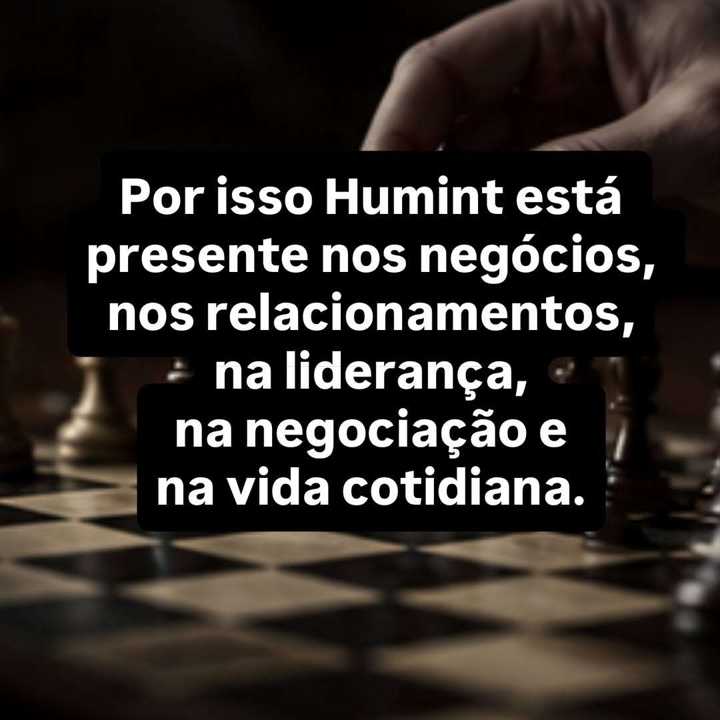 Muita gente associa HUMINT apenas à espionagem estatal. — slide 11
