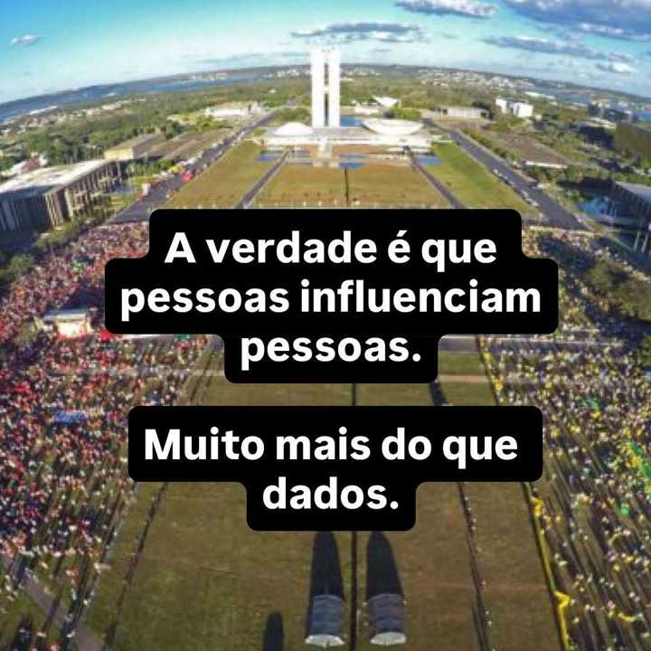 Campanhas políticas do mundo inteiro já entenderam uma coisa há muito tempo que o ser... — slide 3