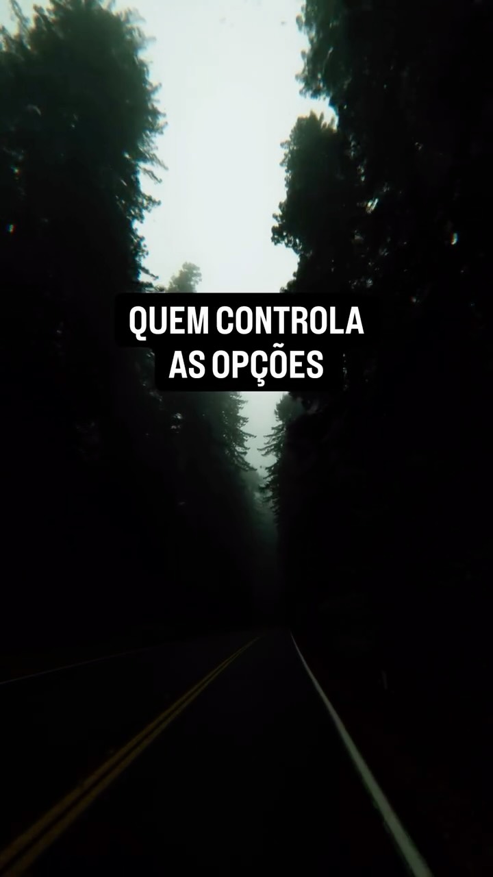 Poder explícito pode assustar. Poder discreto molda. A influência real não força comportamento.
